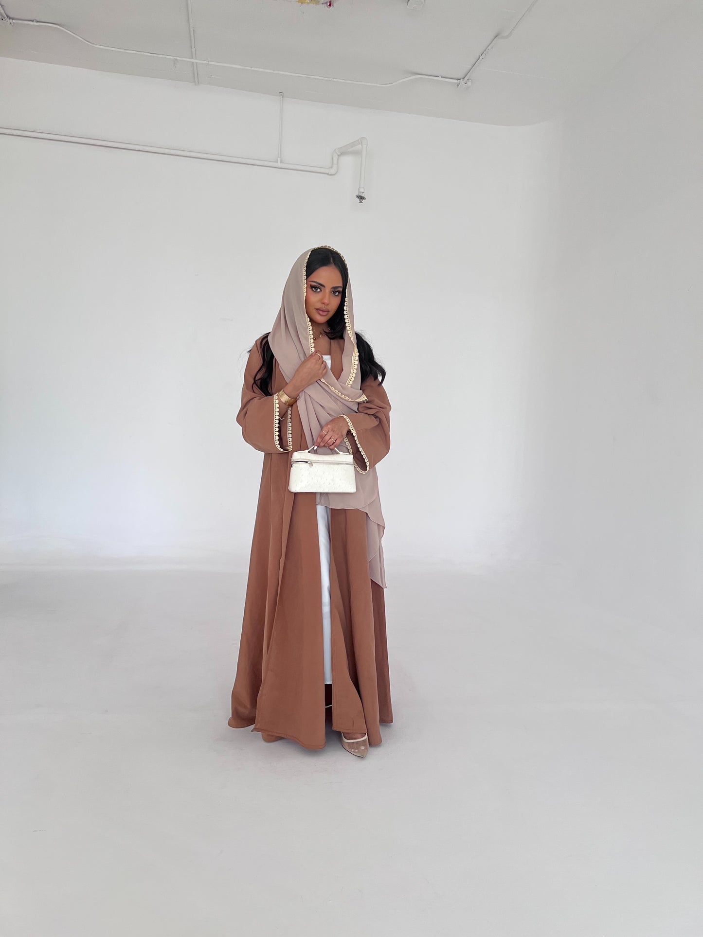 عباية سادة نص كلوش من الحرير المغسول باللون البني بتفاصيل دانتيل Flared Brown Washed Silk Abaya with Lace Trim