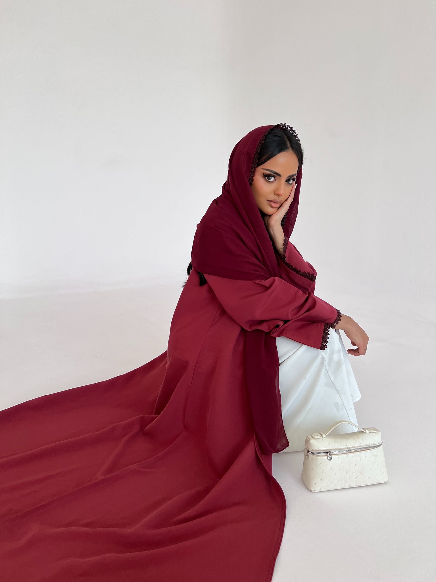 Flared Burgundy Washed Silk Abaya with Lace Trim عباية سادة نص كلوش من الحرير المغسول باللون العنابي مع حواف دانتيل