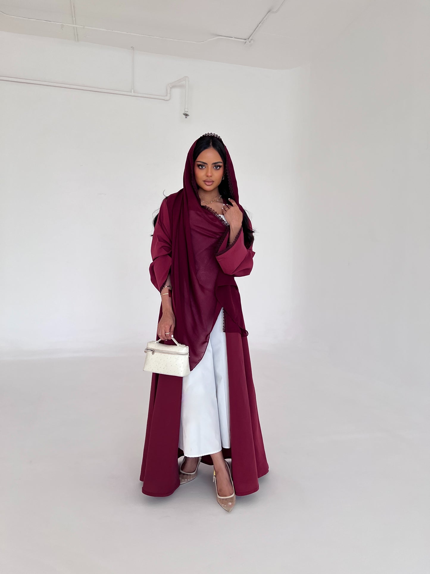 Flared Burgundy Washed Silk Abaya with Lace Trim عباية سادة نص كلوش من الحرير المغسول باللون العنابي مع حواف دانتيل