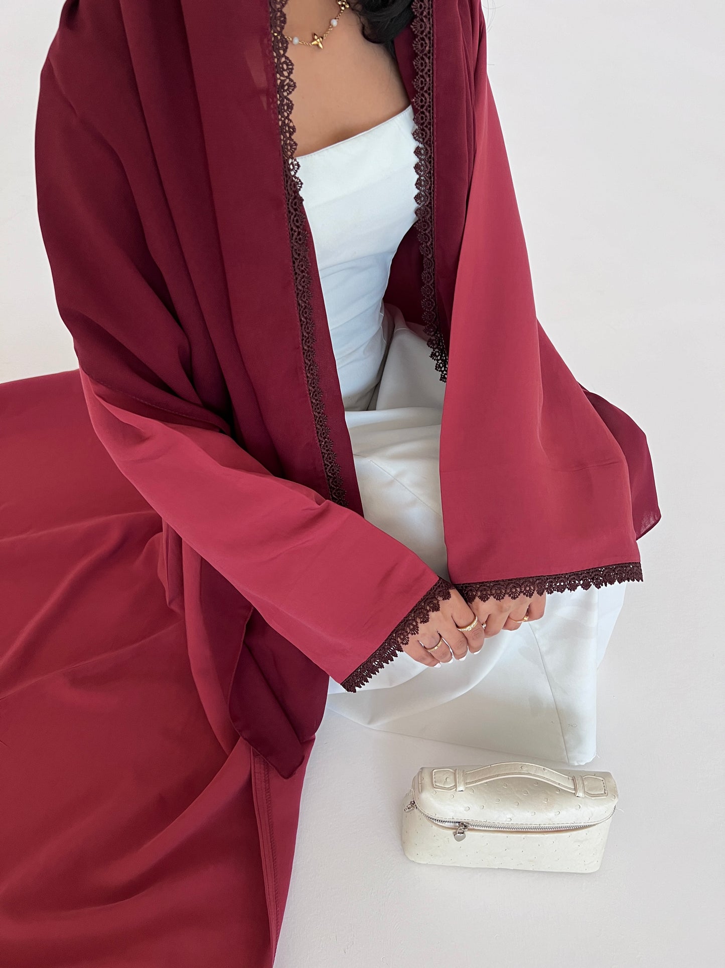Flared Burgundy Washed Silk Abaya with Lace Trim عباية سادة نص كلوش من الحرير المغسول باللون العنابي مع حواف دانتيل
