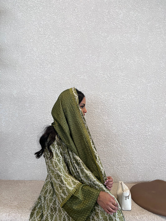 عباية هندية أخضر زيتوني بنقشة بيزلي   paisley-patterned Olive Green Indian Abaya