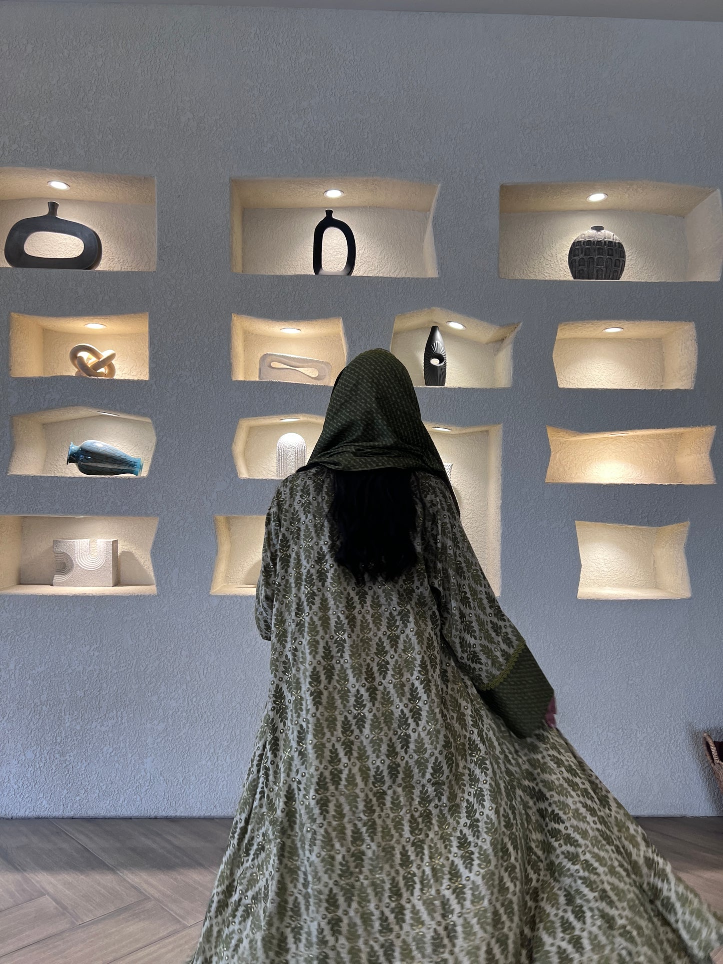 عباية هندية أخضر زيتوني بنقشة بيزلي   paisley-patterned Olive Green Indian Abaya