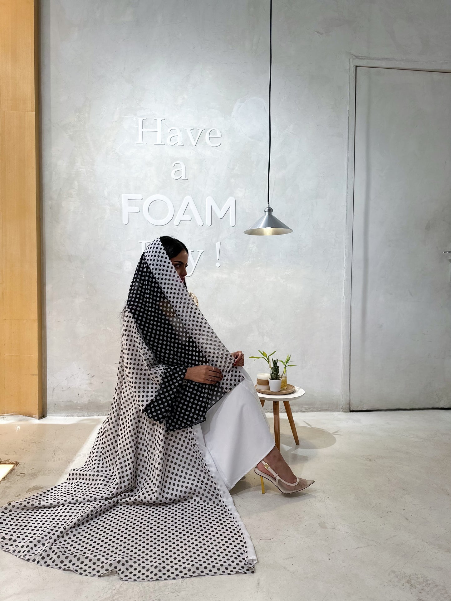 2025 عباية شيفون منقطة - أبيض وأسود | موضة صيف Polka Dot Chiffon Abaya – Black & White | Summer 2025 Trend