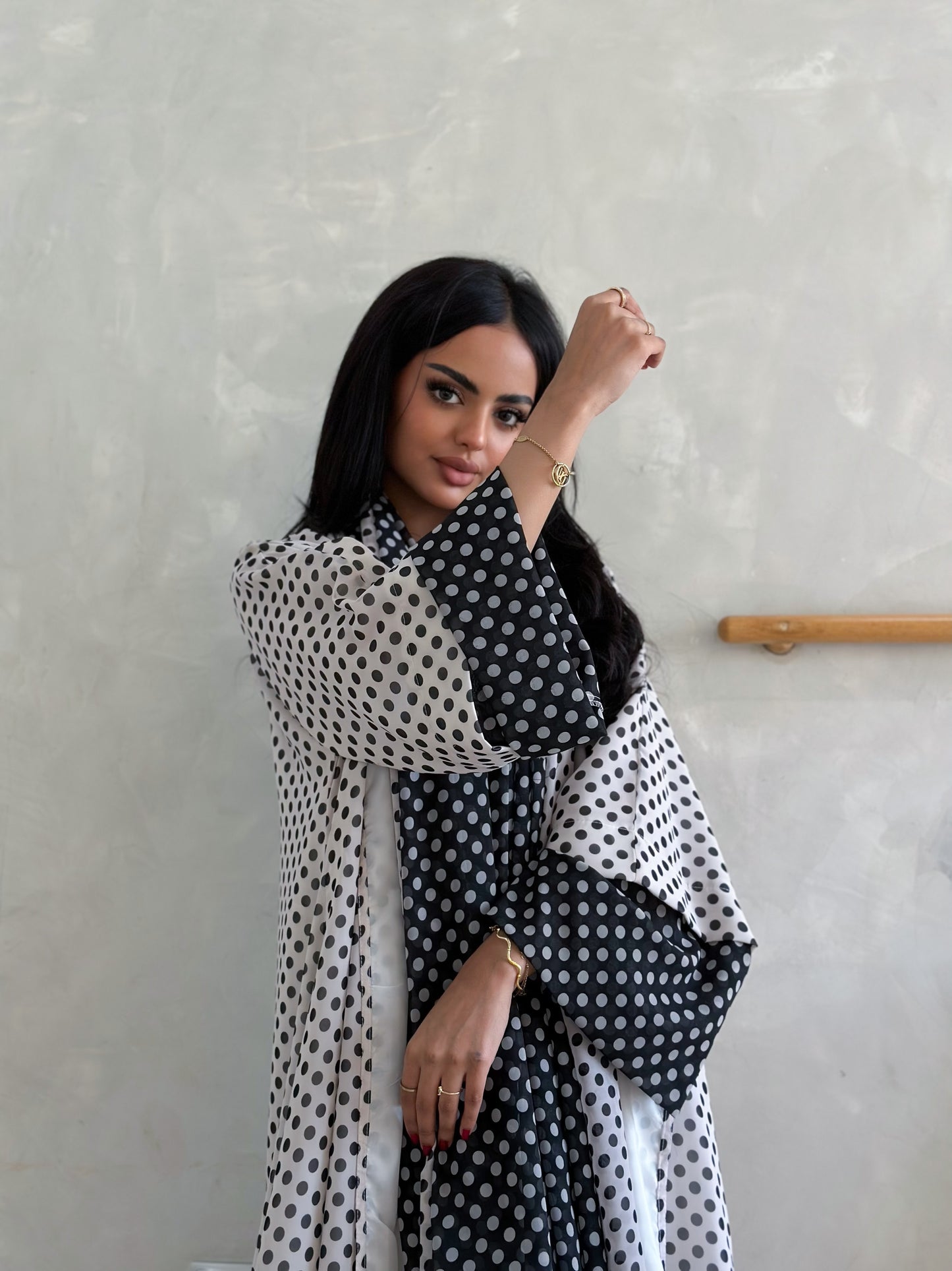 2025 عباية شيفون منقطة - أبيض وأسود | موضة صيف Polka Dot Chiffon Abaya – Black & White | Summer 2025 Trend
