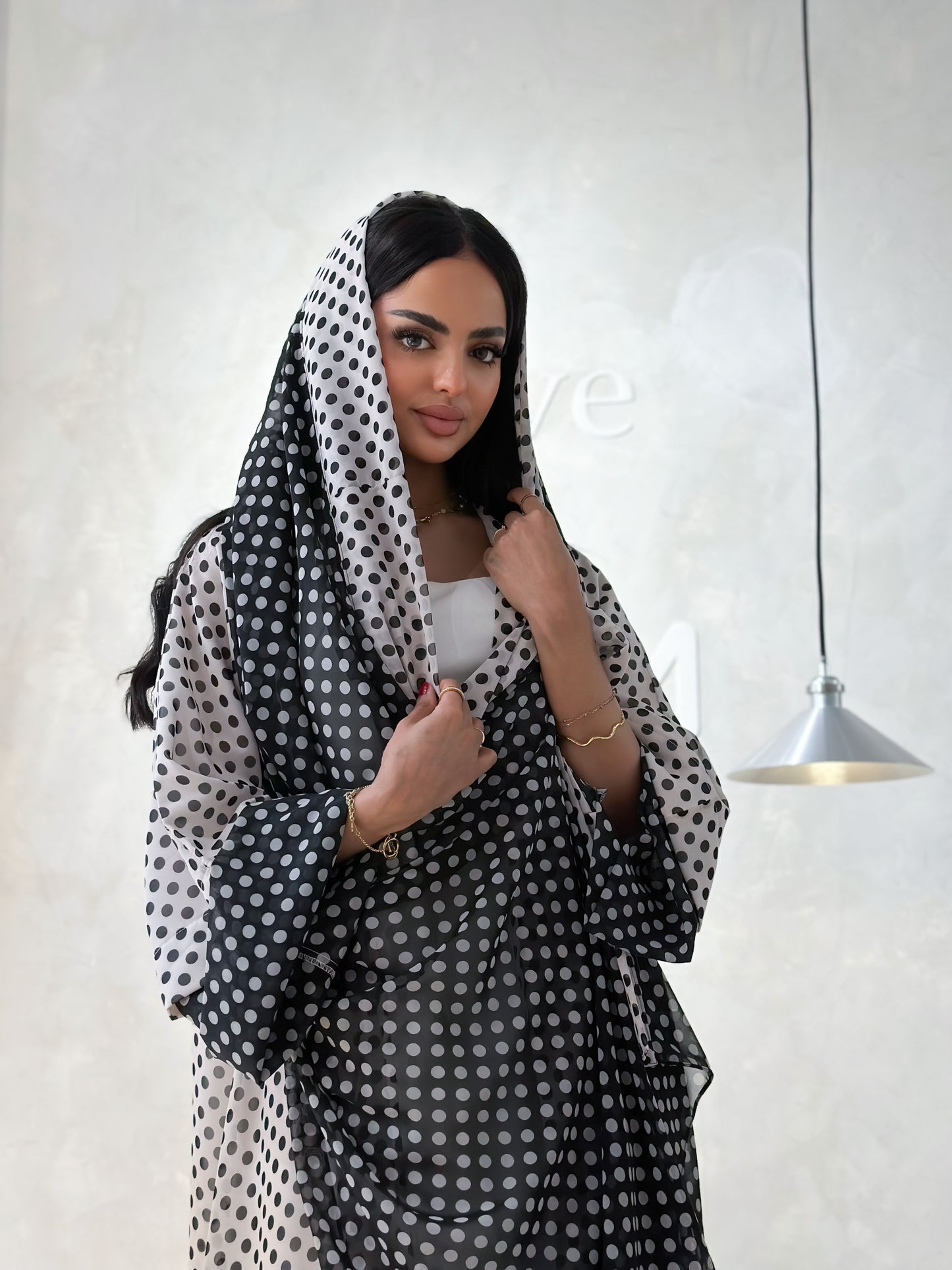 2025 عباية شيفون منقطة - أبيض وأسود | موضة صيف Polka Dot Chiffon Abaya – Black & White | Summer 2025 Trend